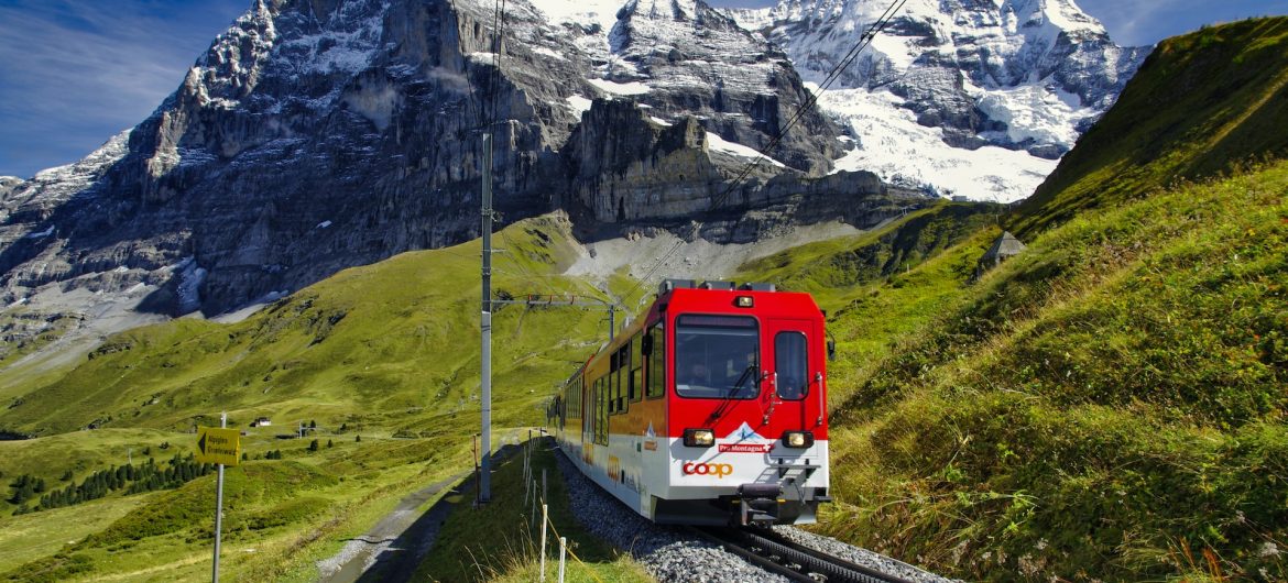 The 5 Best Times To Take A Luxury Train Ride In Europe